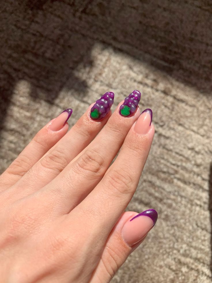 Grapevine-Inspired Nail Design